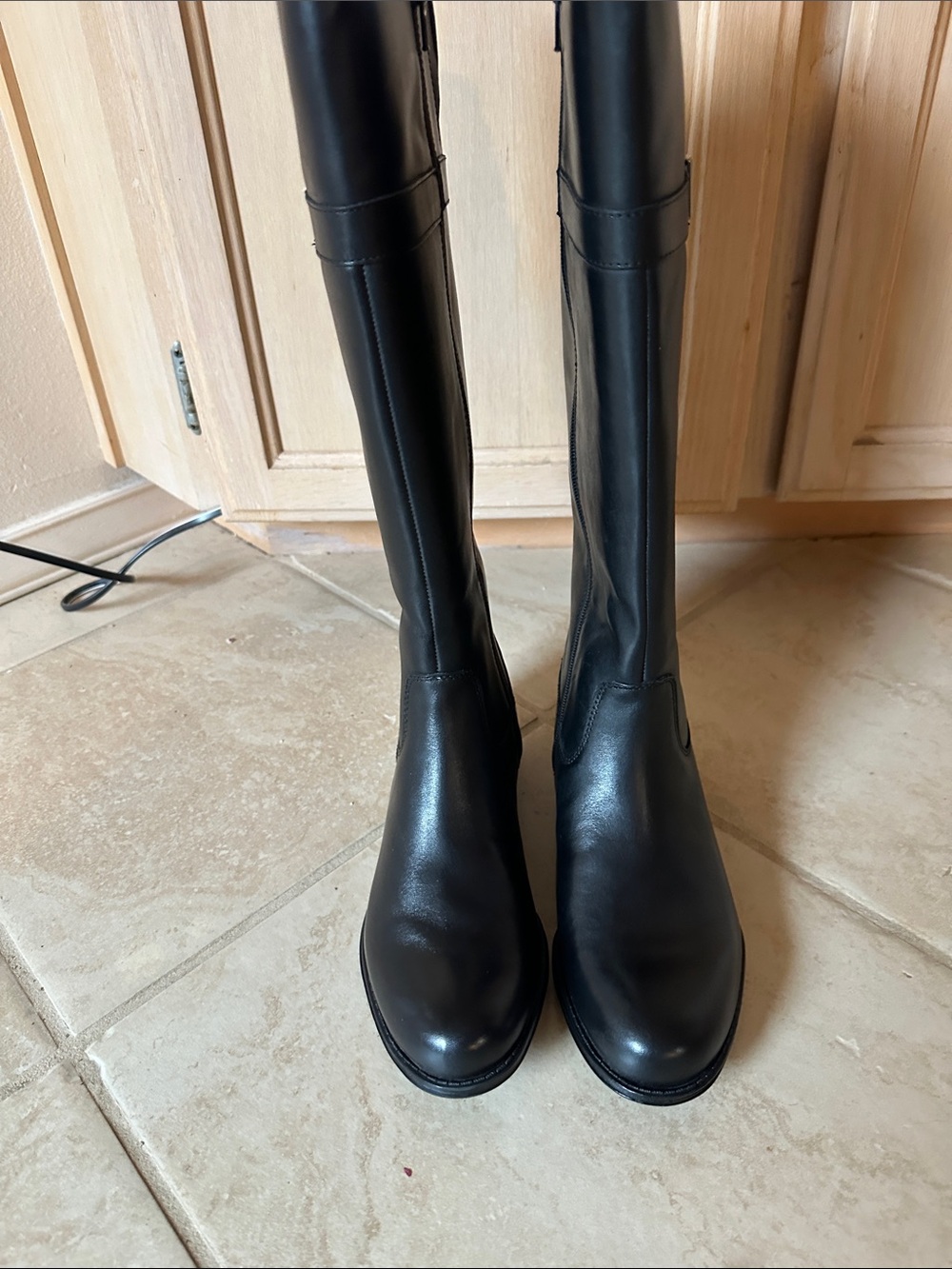 Naturalizer leather Women's Black Knee-High Heeled Boots Sz 8.5